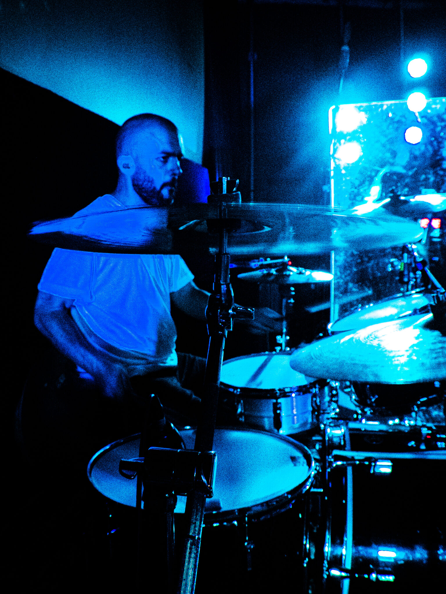 THROWNESS-19